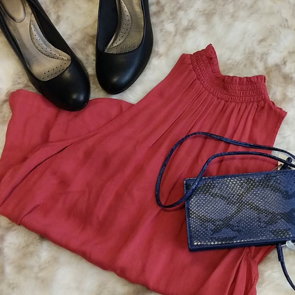 NWT Ruffle/Button Detail Sleeveless Top